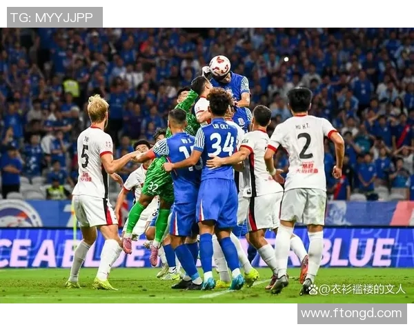 足球明星意外被替换下场引发球迷热议赛后表现备受关注